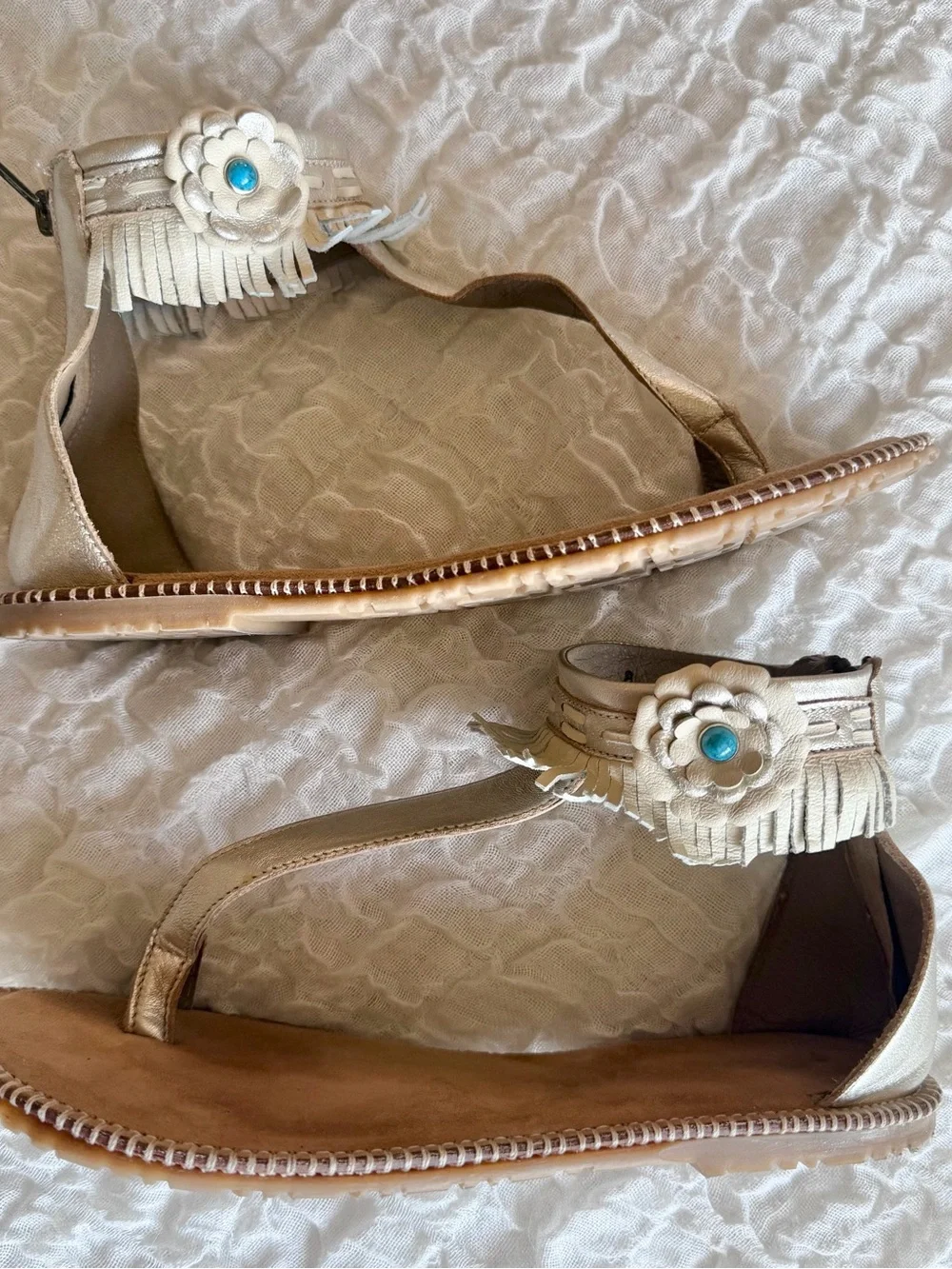 Manitobah Wasaga Ankle Sandals 8 Metallic Leather Fringe Floral Comfort